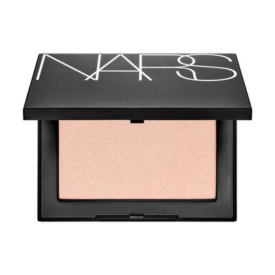 HIGHLIGHTING POWDER