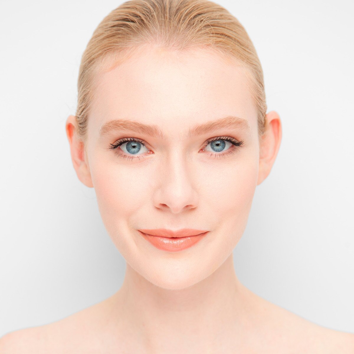 STUDIO SKIN 24 HOUR HYDRA FOUNDATION (BASE DE MAQUILLAJE HIDRATANTE DE LARGA DURACI&Oacute;N)