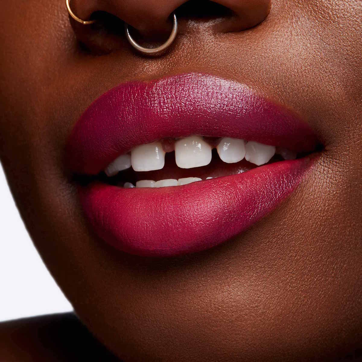 POWDER KISS LIPSTICK MAC (LABIAL)