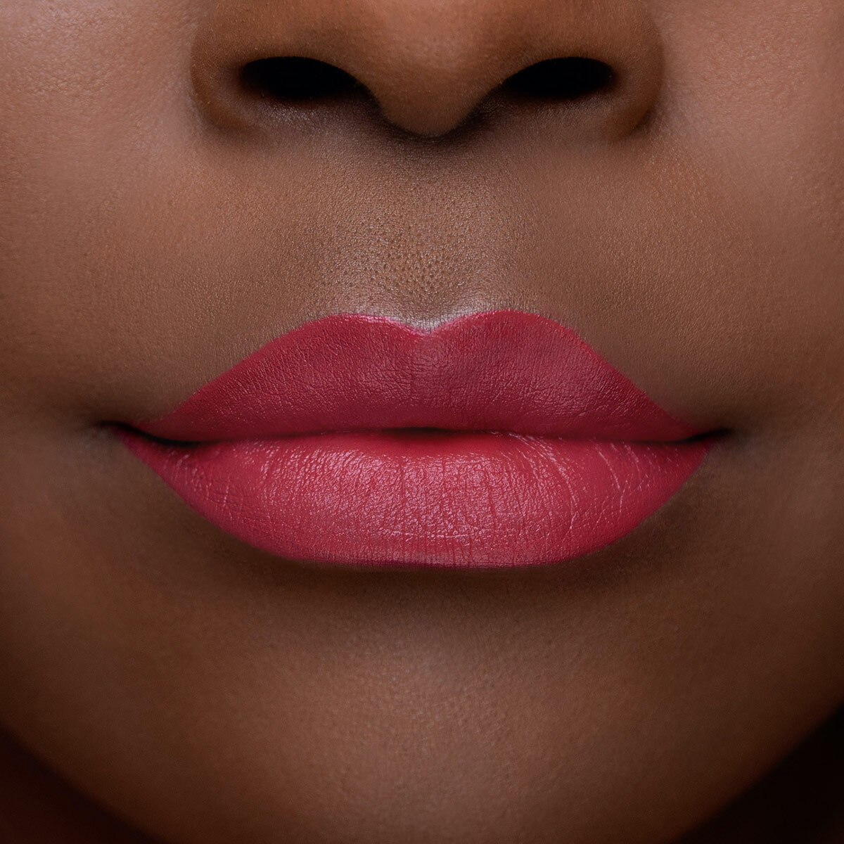 LIP INJECTION LIQUID LIPSTICK (LABIAL L&Iacute;QUIDO SEMI-MATE CON EFECTO VOLUMINIZADOR)
