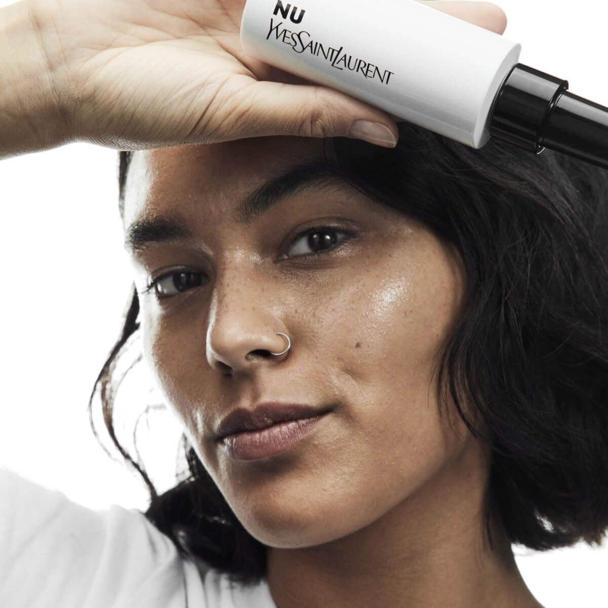 NU DEWY MIST (SPRAY DE TRATAMIENTO DIARIO PARA HIDRATAR LA PIEL)