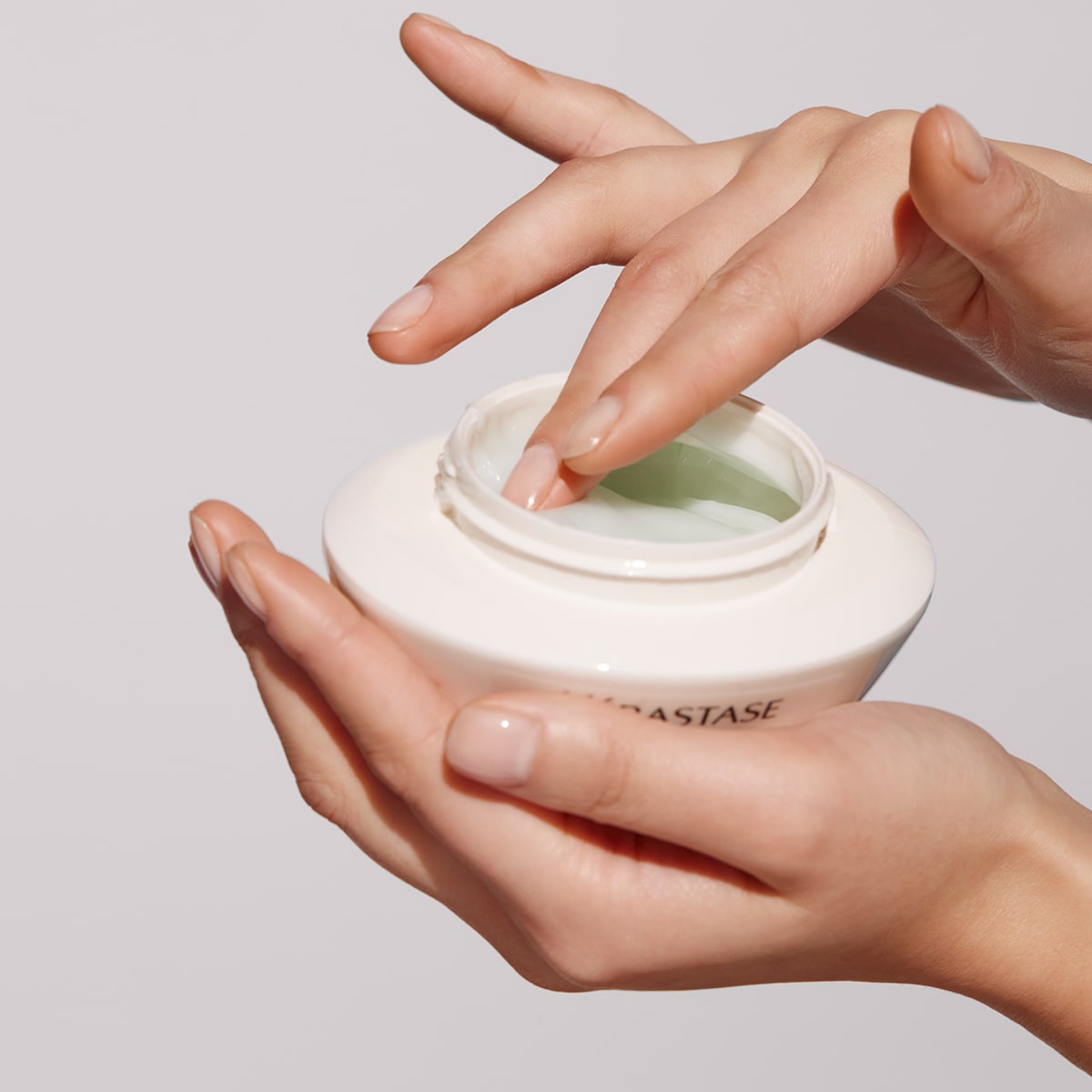 KERASTASE SPECIFIQUE BAIN DIVALENT RENO (BA&Ntilde;O EQUILIBRANTE PARA RA&Iacute;CES OLEOSAS Y SENSIBILIZADAS)