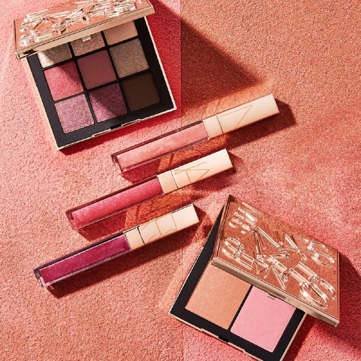UNINHIBITED EYESHADOW PALETTE (PALETA DE SOMBRAS PARA OJOS)