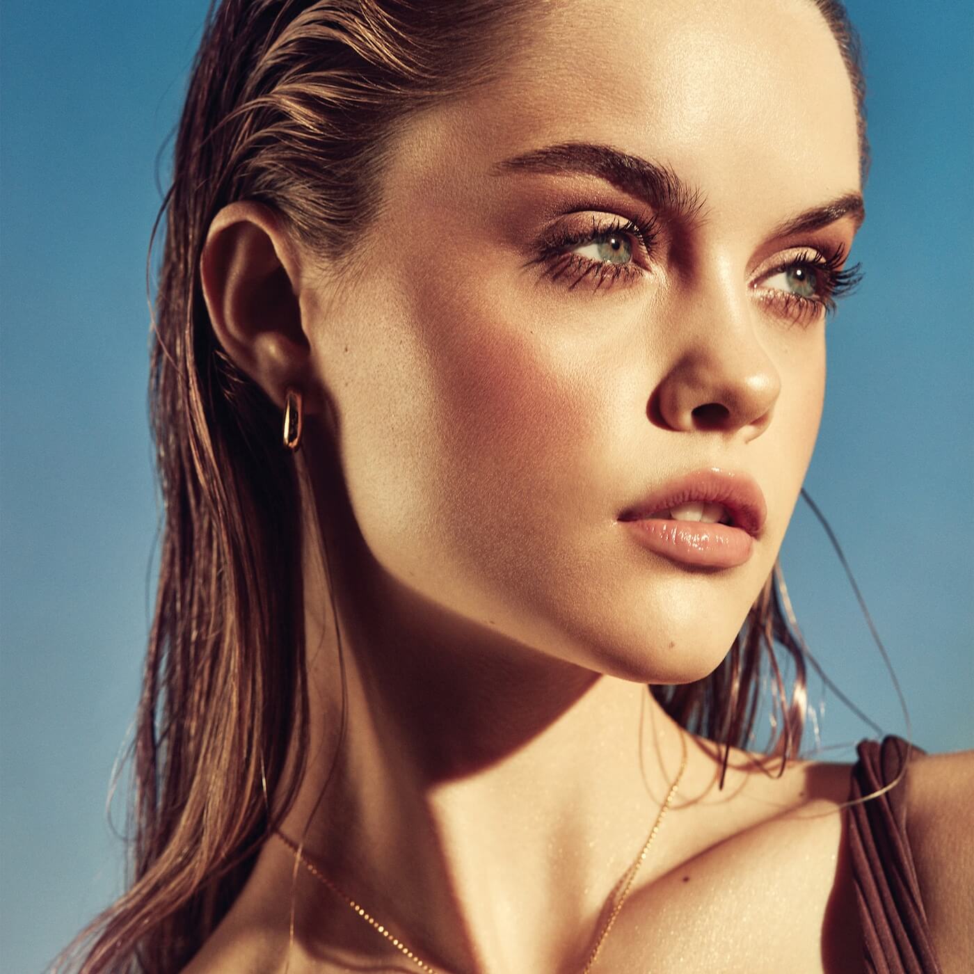 SUN STALK&rsquo;R FACE + EYE BRONZER & HIGHLIGHTER PALETTE (PALETA DE ILUMINADORES Y BRONCEADORES)