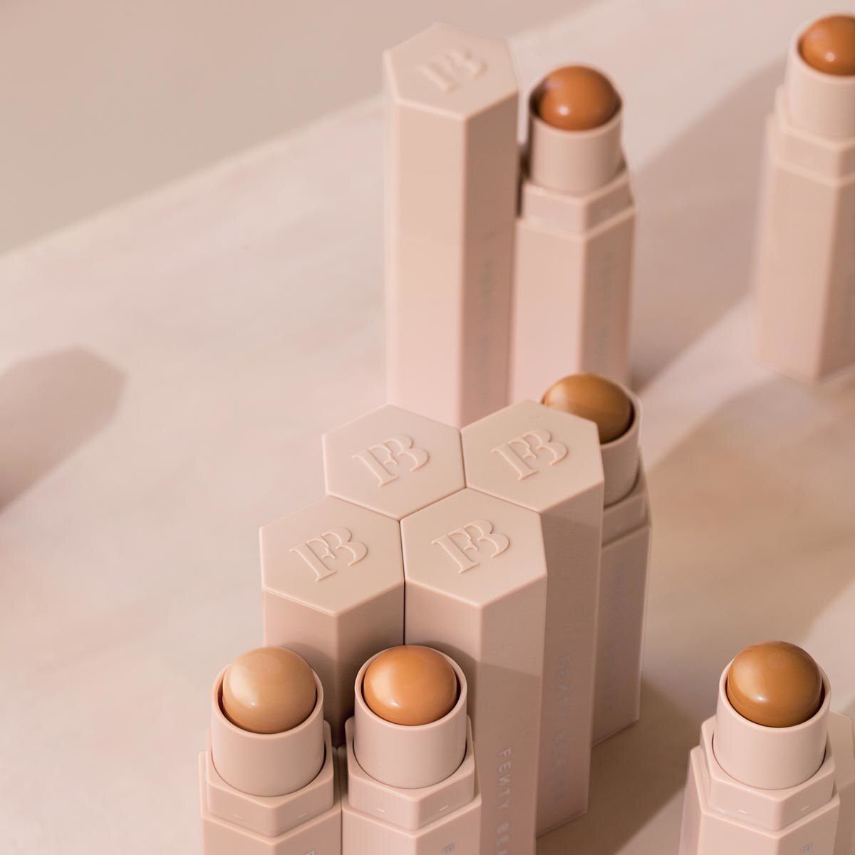 MATCH STIX MATTE SKINSTICK