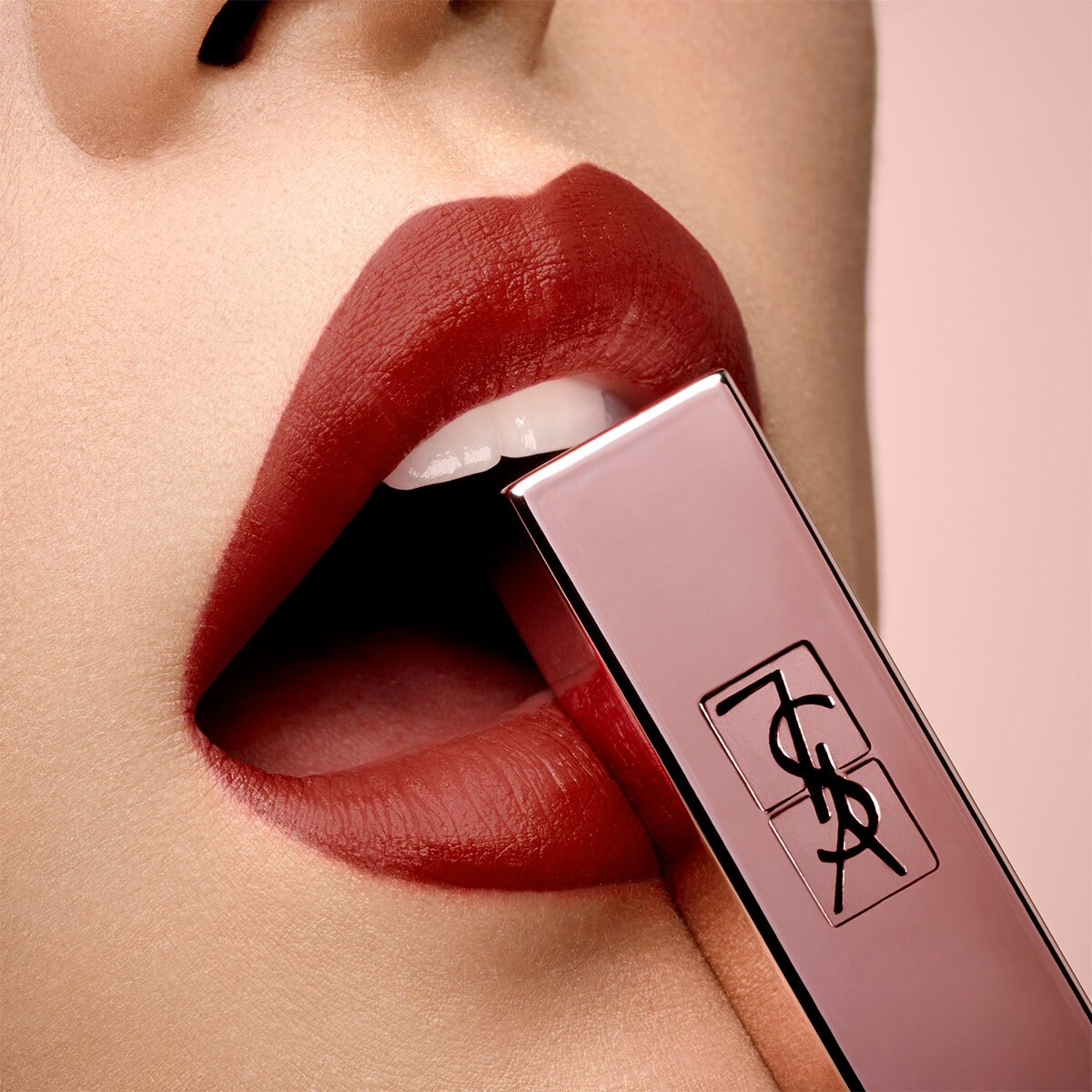 ROUGE PUR COUTURE THE SLIM GLOW MATTE (LABIAL MATE)