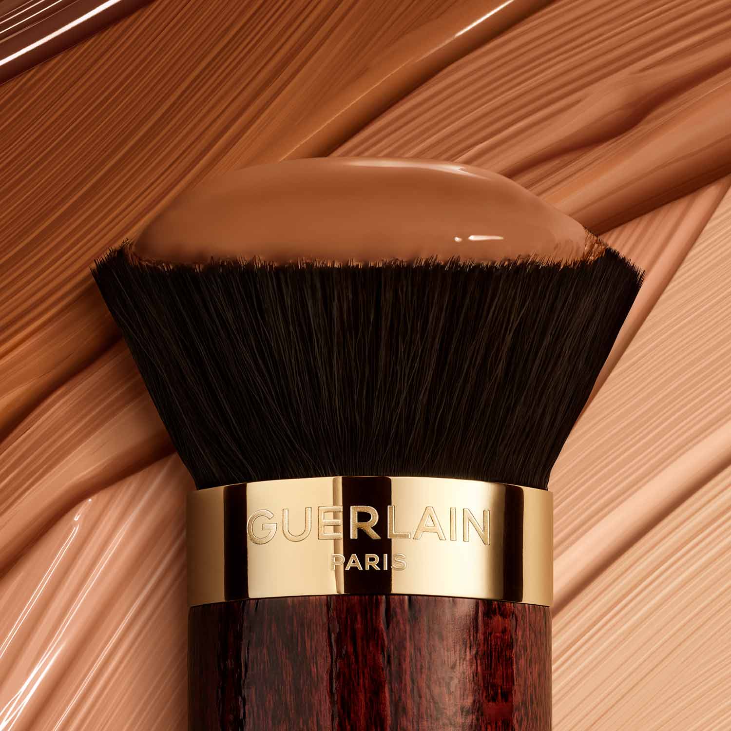 PARURE GOLD SKIN BRUSH (BROCHA PARA BASE DE MAQUILLAJE)