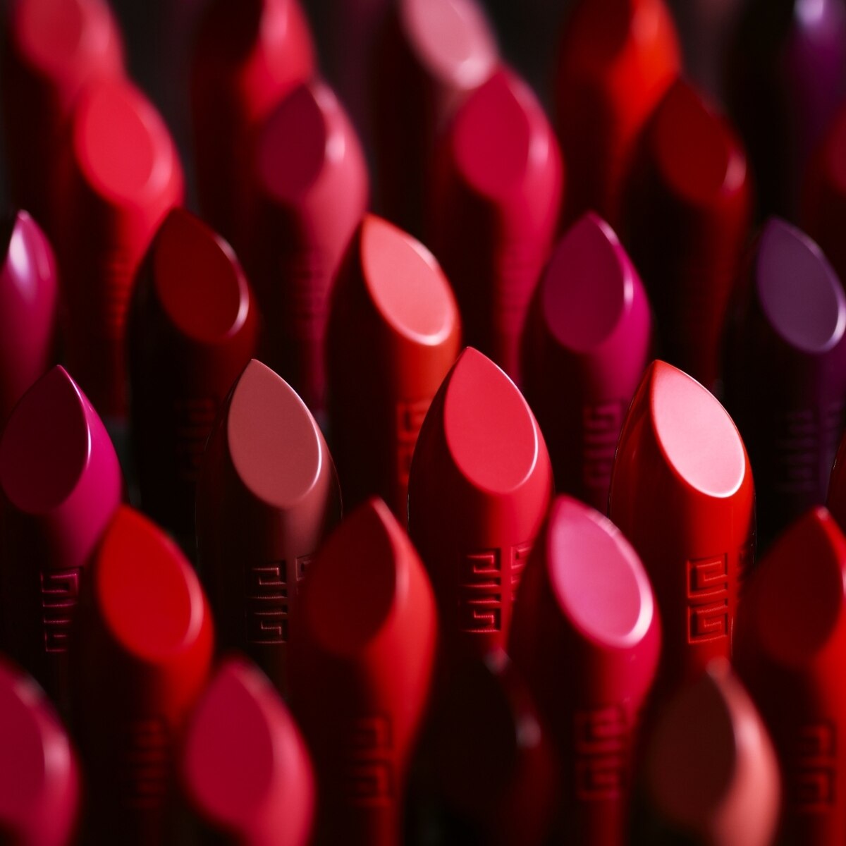 LE ROUGE (LABIAL SEMI-MATE DE ALTA COBERTURA)