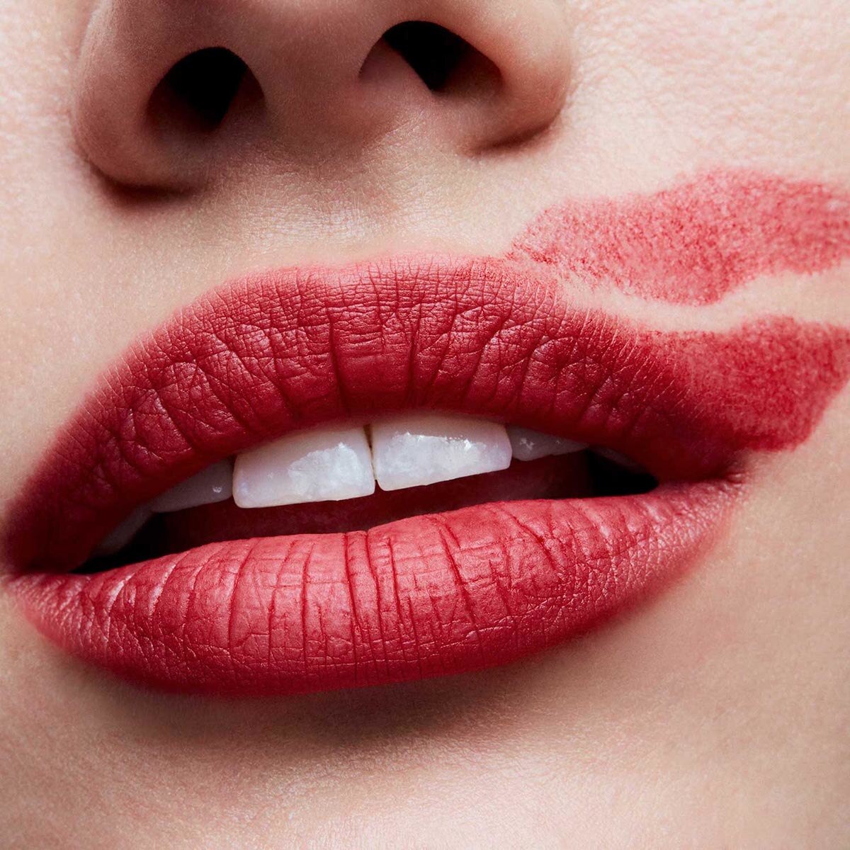 POWDER KISS LIPSTICK SEXY, BUT SWEET (LABIAL)