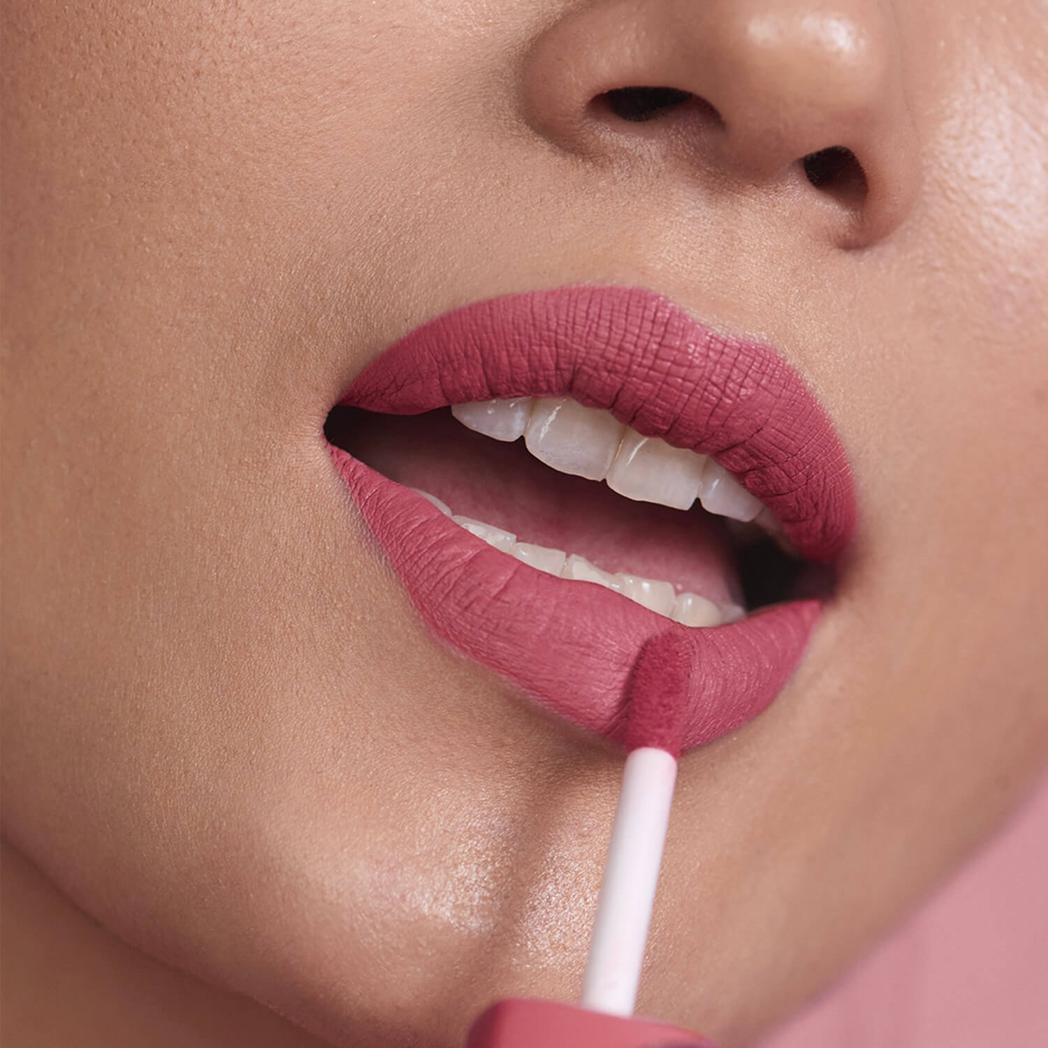 THE LONGWEAR LIPSTICK (LABIAL L&Iacute;QUIDO)