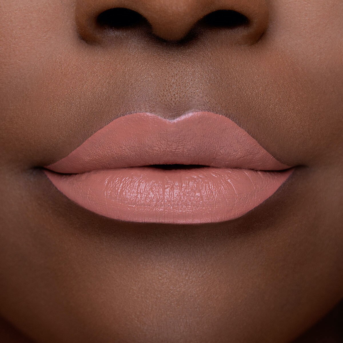 LIP INJECTION LIQUID LIPSTICK (LABIAL L&Iacute;QUIDO SEMI-MATE CON EFECTO VOLUMINIZADOR)