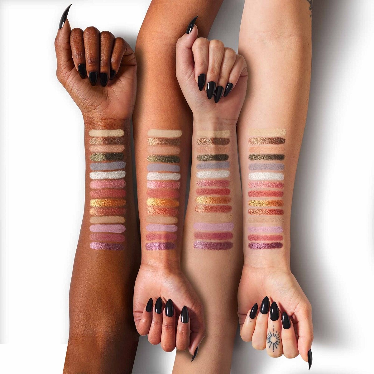 PLANET FANATCIS EYESHADOW (PALETA DE SOMBRA PARA OJOS)