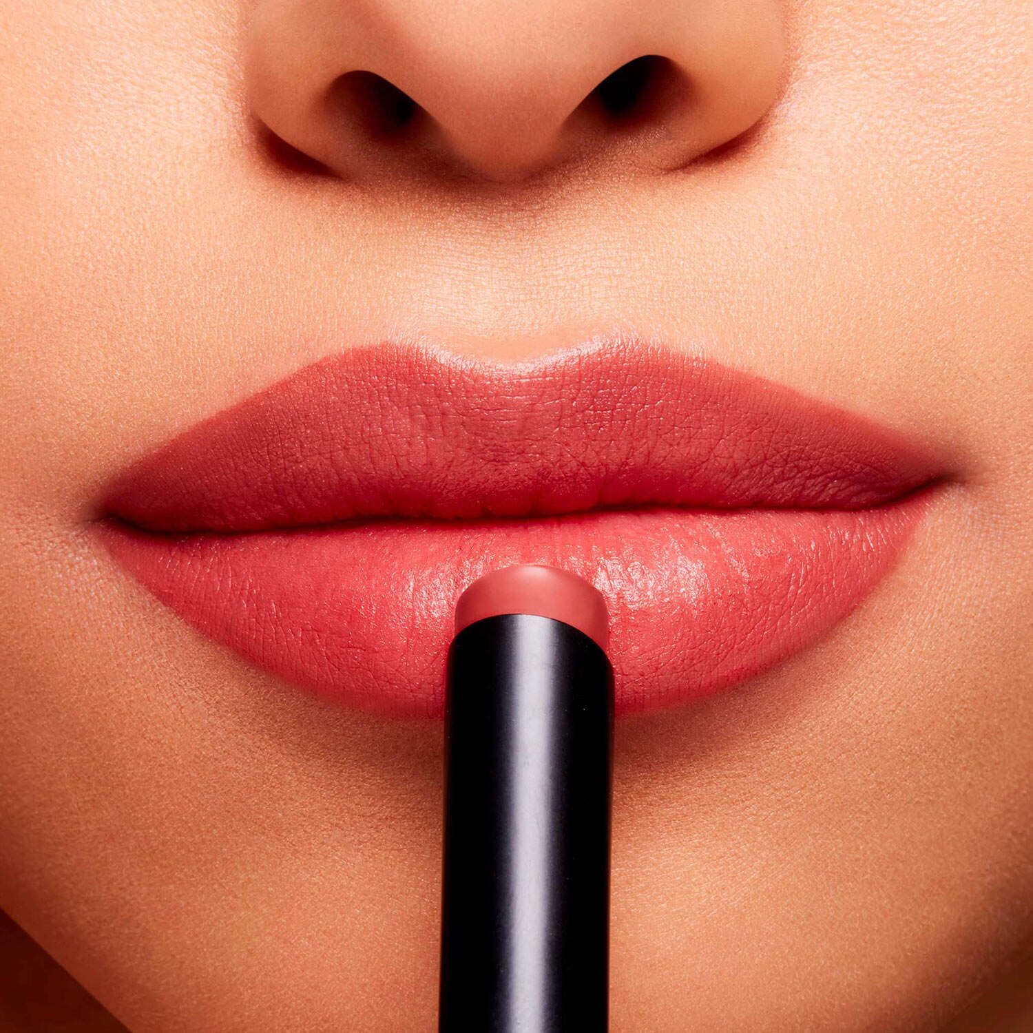 POWDER KISS VELVET BLUR SLIM STICK MAC (LABIAL)