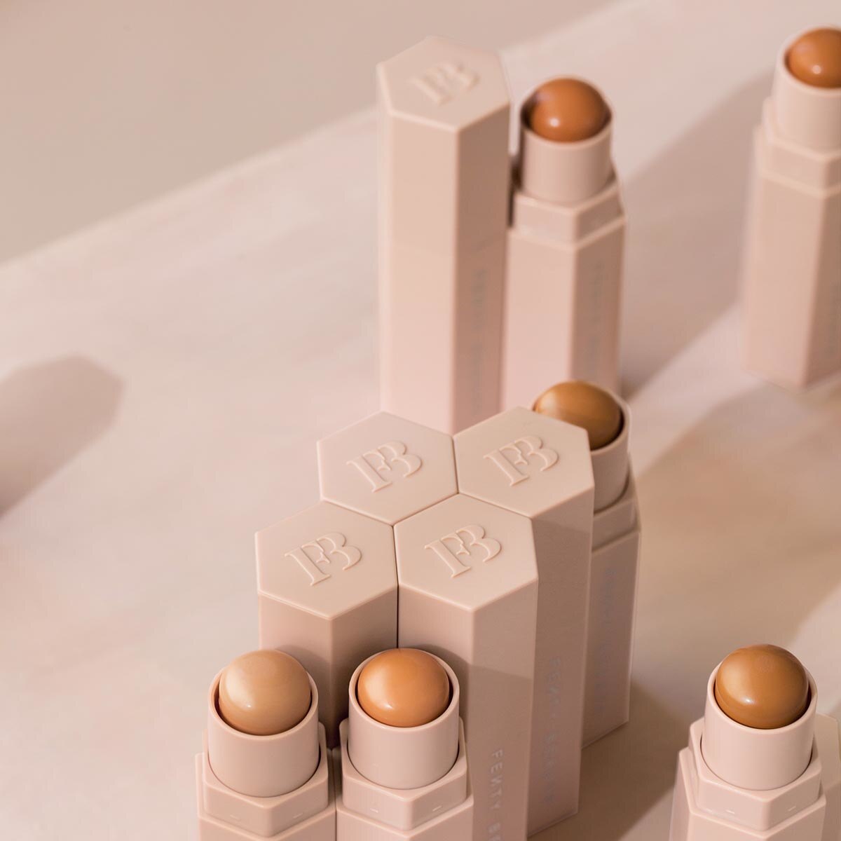 MATCH STIX MATTE SKINSTICK