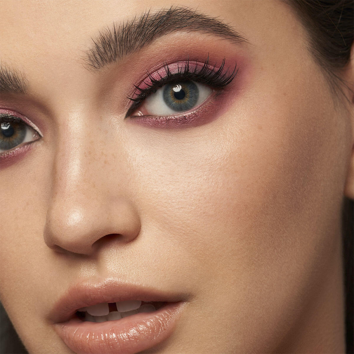 COLOR COCKTAIL (PALETA PARA MEJILLAS, LABIOS Y OJOS)