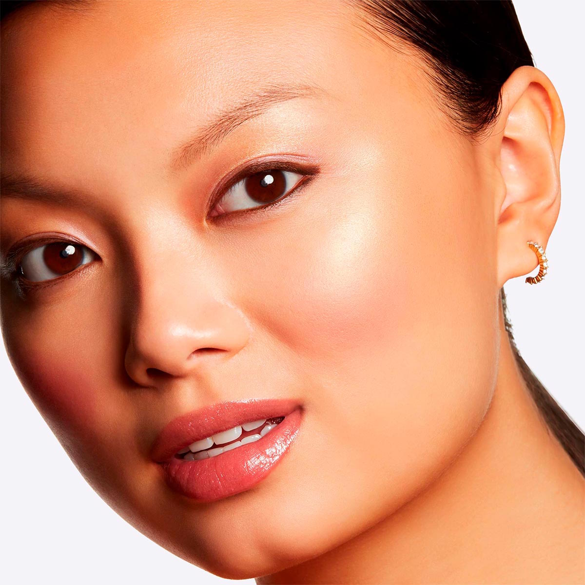 MINERALIZE SKINFINISH / TEYANA TAYLOR