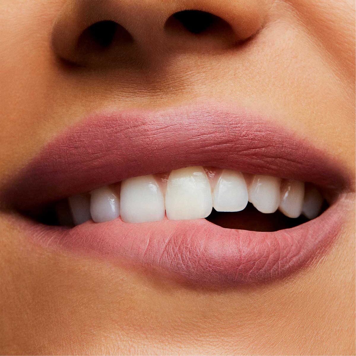 POWDER KISS LIPSTICK SEXY, BUT SWEET (LABIAL)