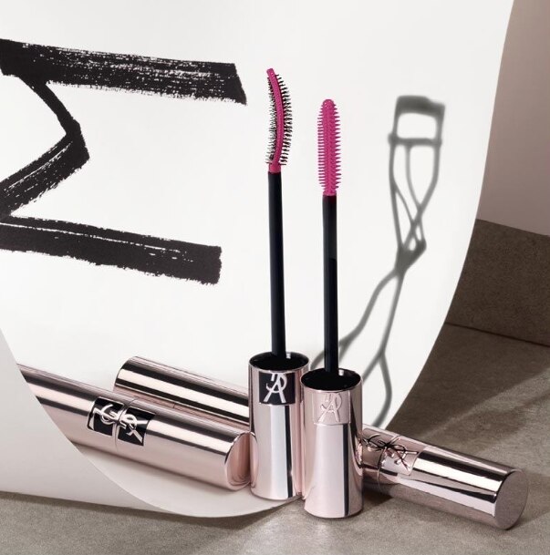 MASCARA VOLUME EFFECT FAUX CILS THE CURLER SMUDGEPROOF (MASCARA DE PESTA&Ntilde;AS A PRUEBA DE AGUA)